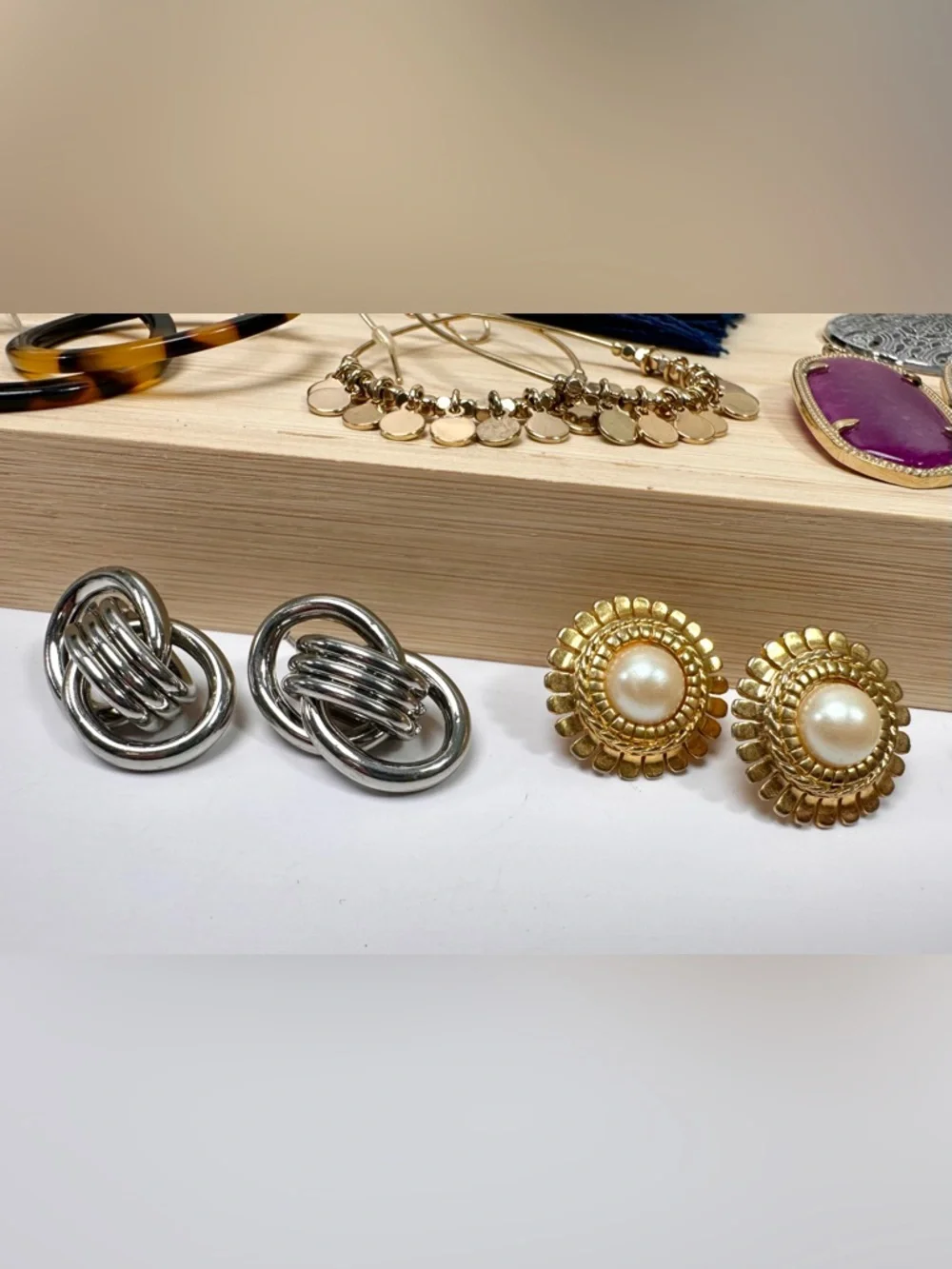 ❤️Earring Essentials Bundle (including MOP Kendra Scott Studs!) - 16 pairs - Picture 11 of 15
